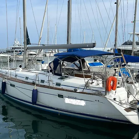 La Vela Di Nello Botel *